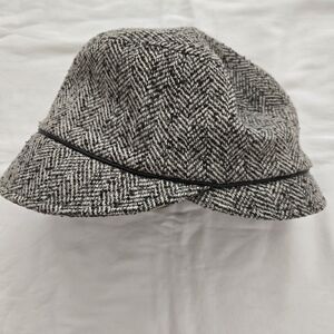 Vintage Black,Brown & White Herringbone Flapper Cloche Wool Blend Hat